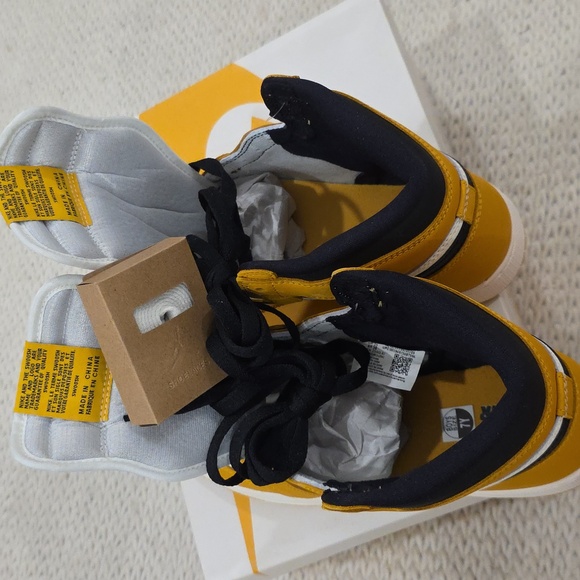 Nike Air Jordan 1 Retro Size 7Y High OG Yellow Ochre/black Sail Sneakers - Picture 5 of 8